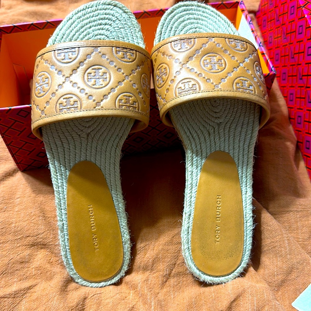 Tory Burch Monogrammed Espadrille sandal
